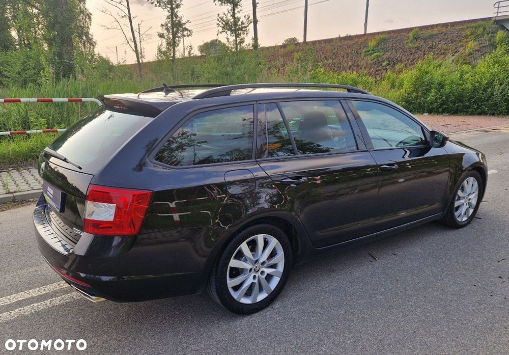 Skoda Octavia Combi 2.0 TDI (Green tec) RS - 33