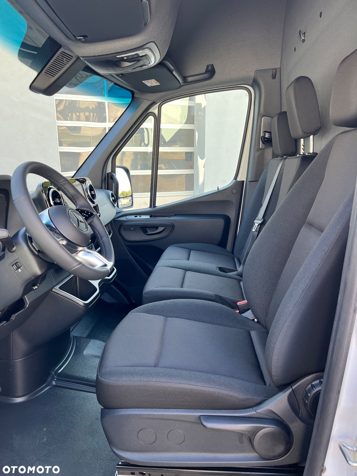 Mercedes-Benz eSprinter - 28