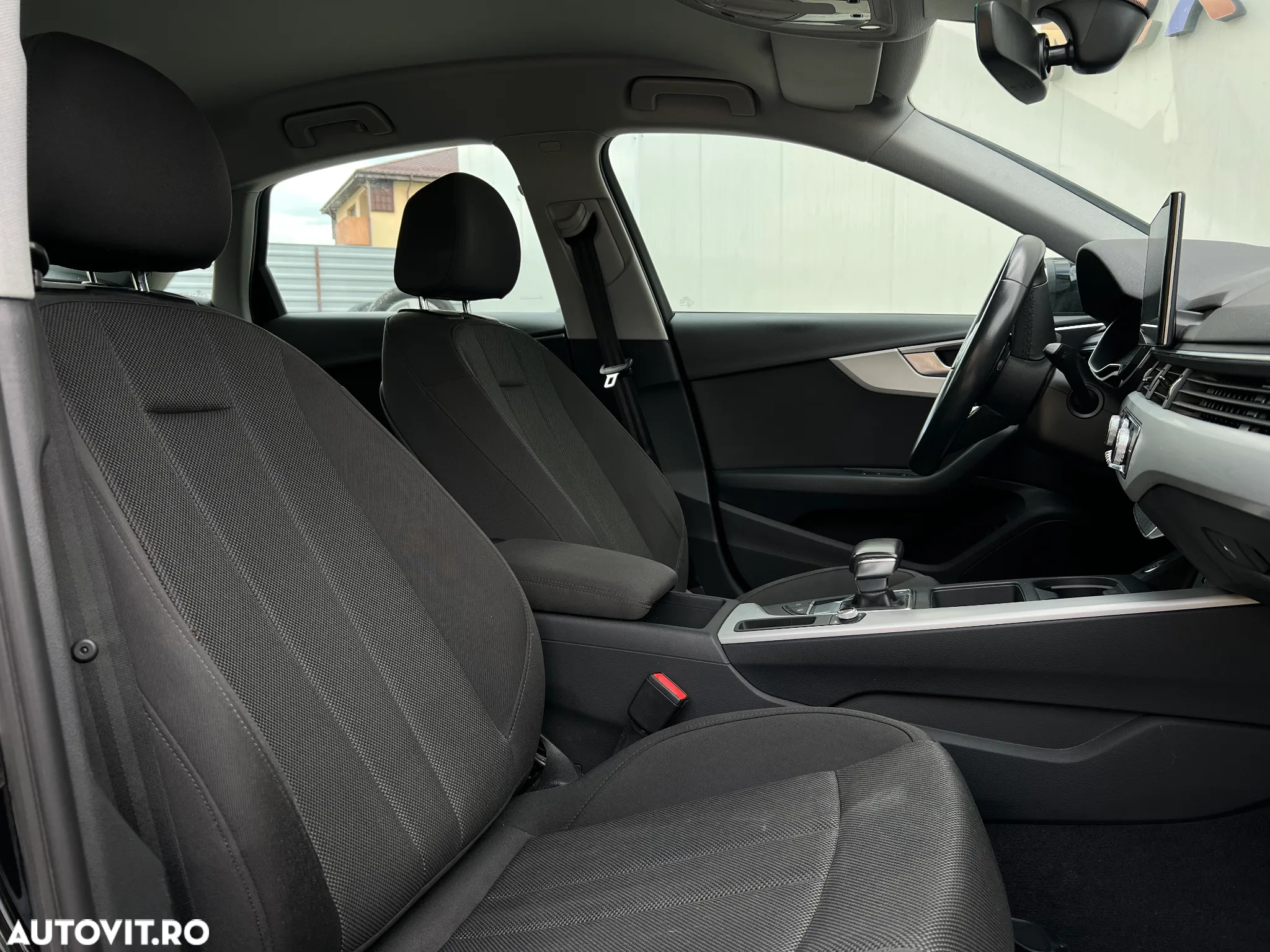 Audi A4 35 TFSI S tronic - 9