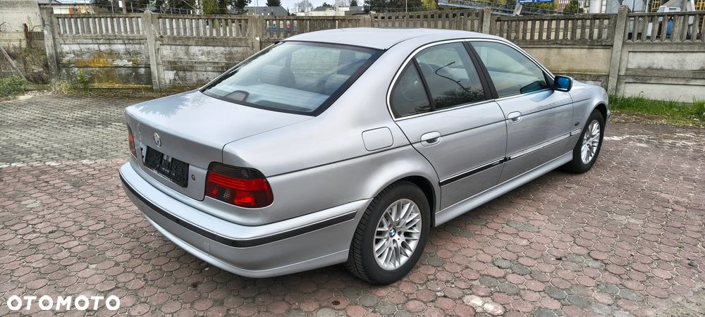 BMW Seria 5 528i - 3