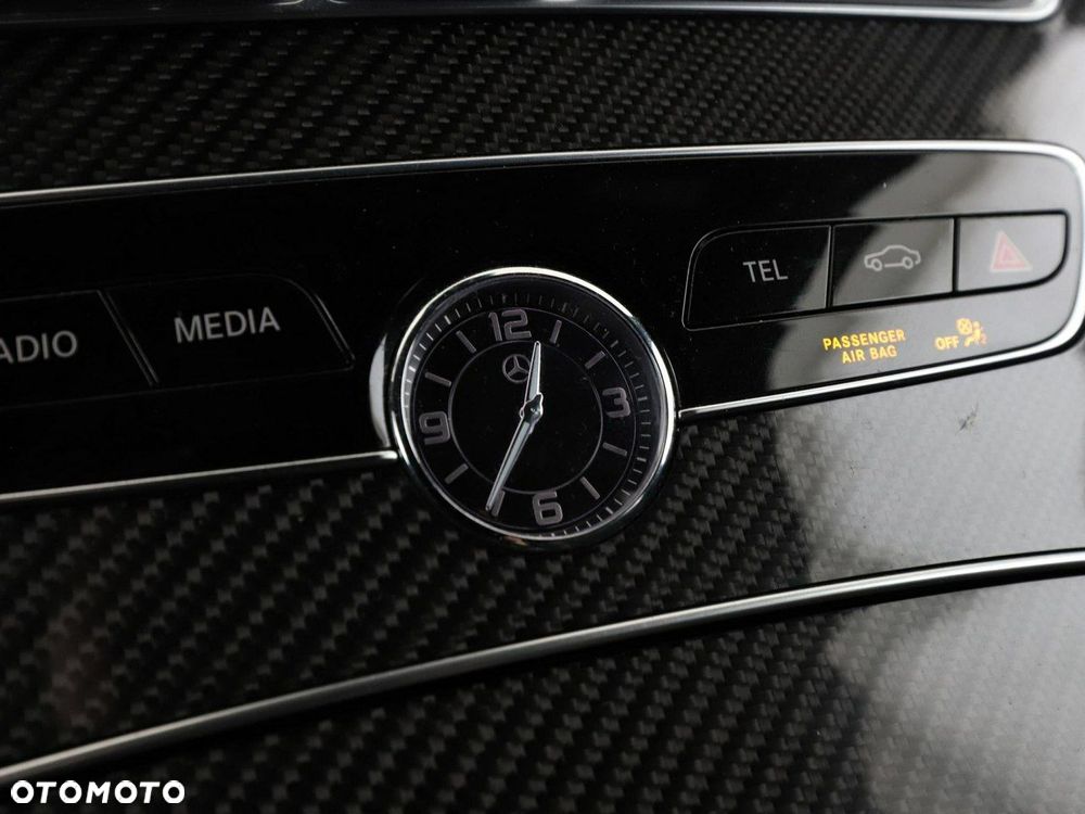 Mercedes-Benz Klasa C 300 4Matic 9G-TRONIC Night Edition - 33