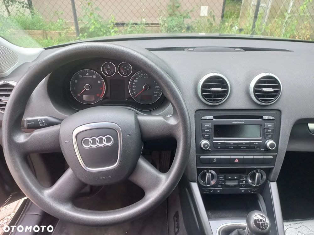 Audi A3 3-drzwiowe 1.6 Ambition - 4