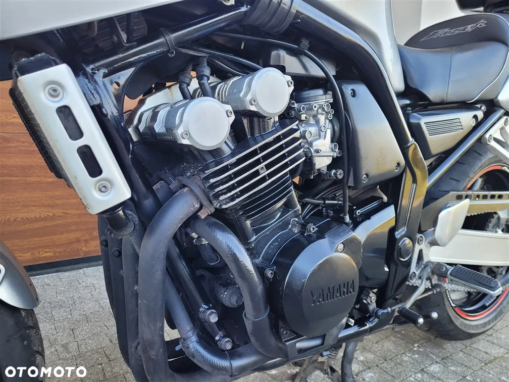 Yamaha FZS - 30