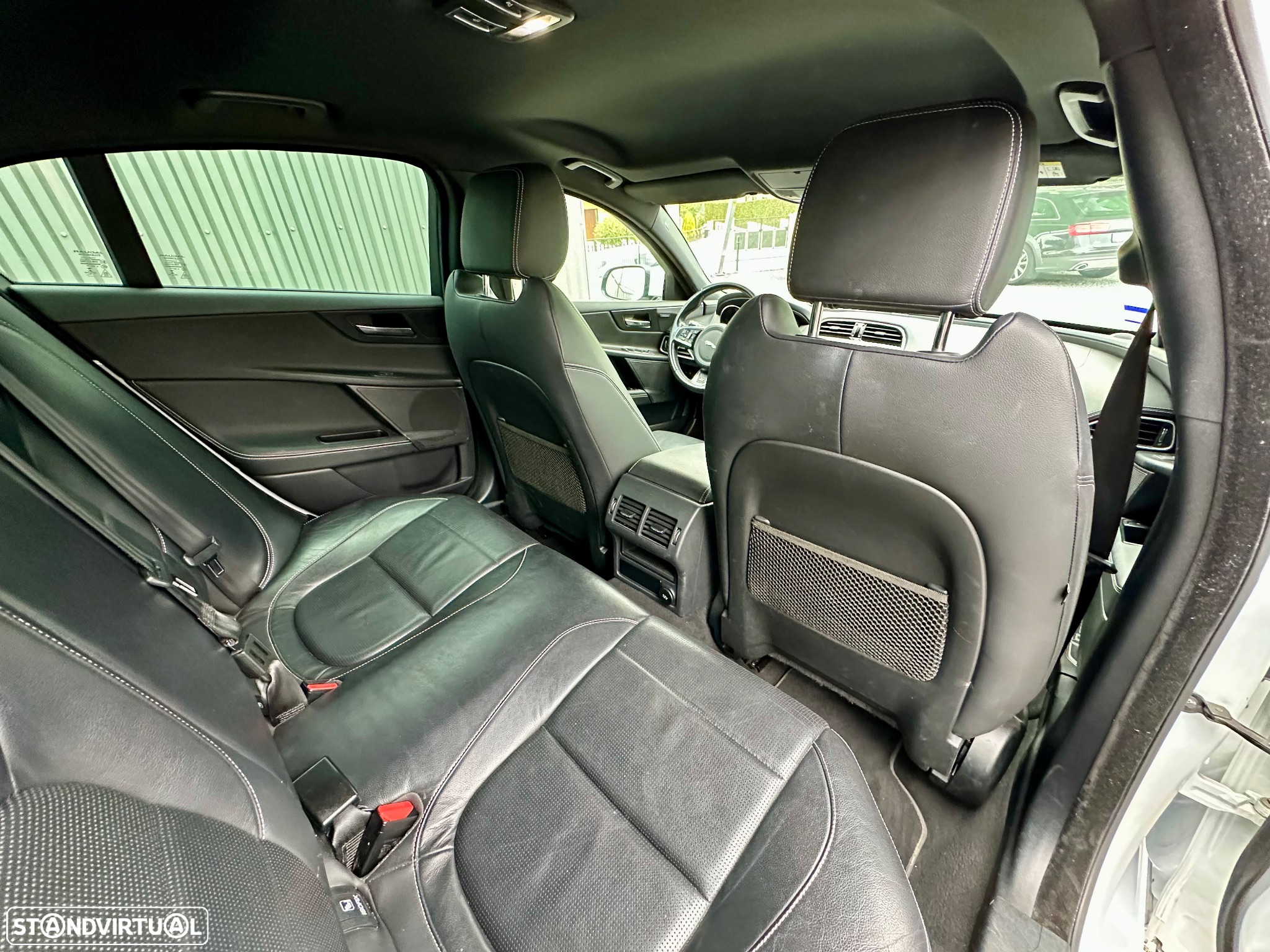 Jaguar XE 2.0 D R-Sport AWD Aut. - 39