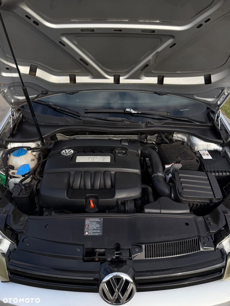 Volkswagen Golf - 6