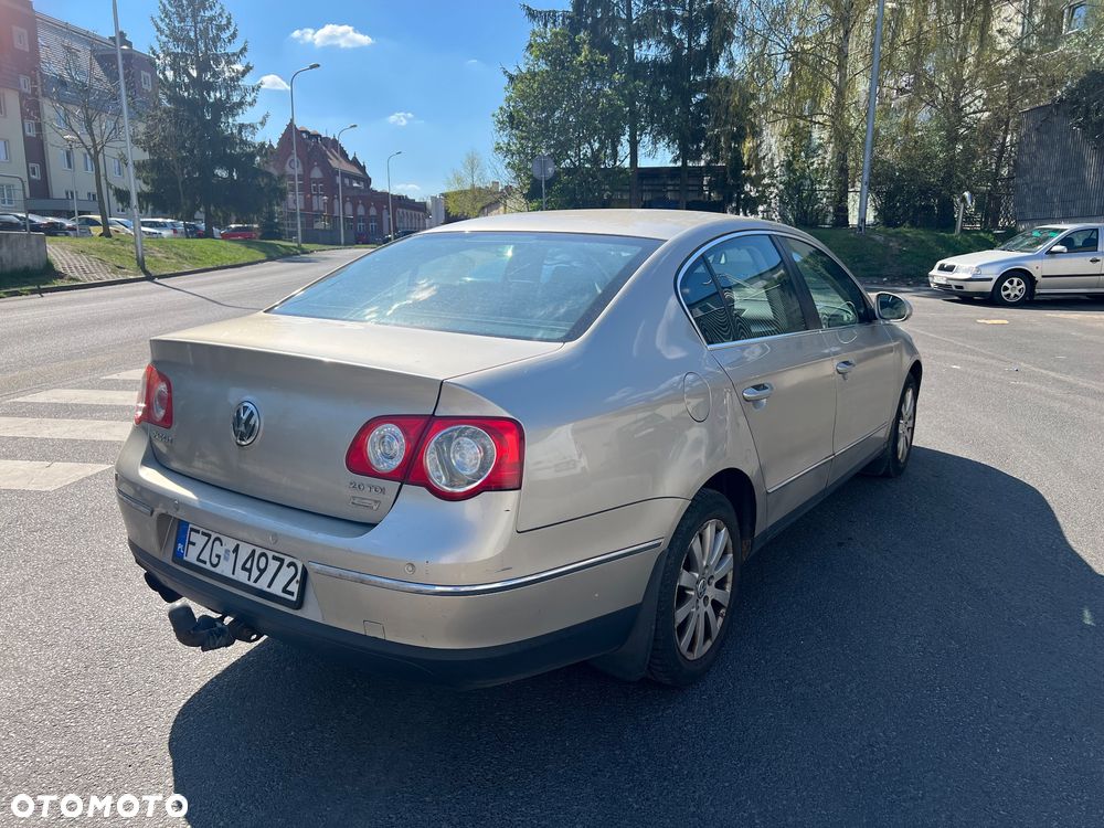 Volkswagen Passat 2.0 TDI DPF Comfortline - 4