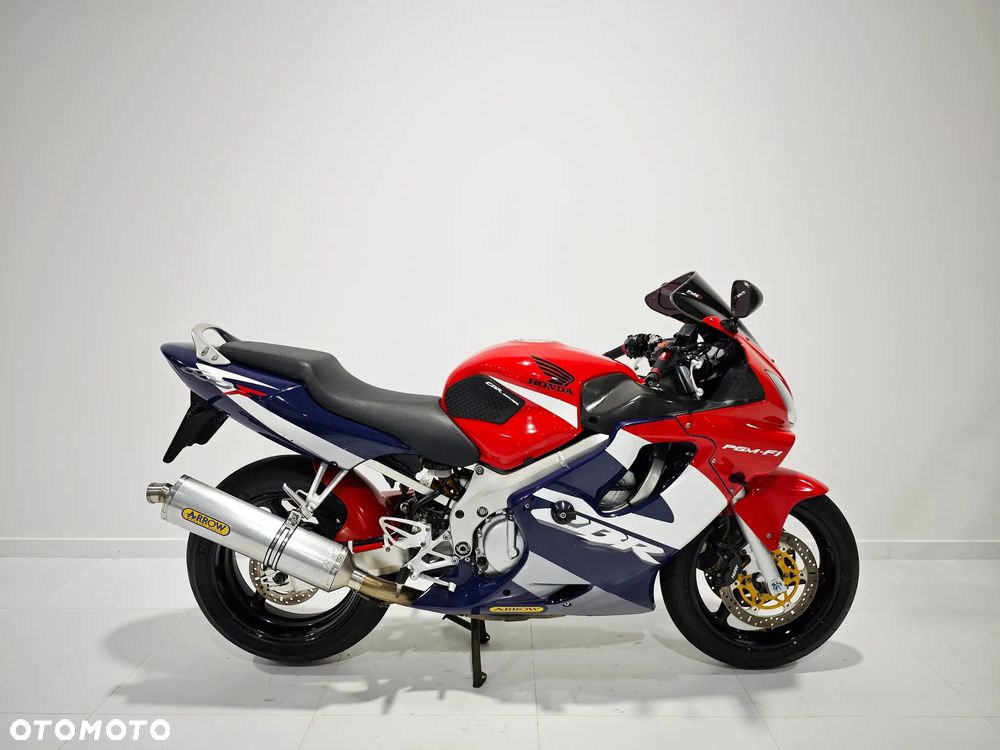 Honda CBR - 1