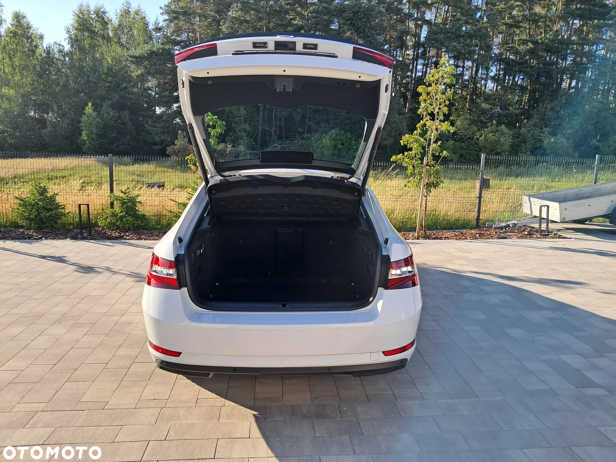 Skoda Superb 2.0 TDI L&K DSG - 21