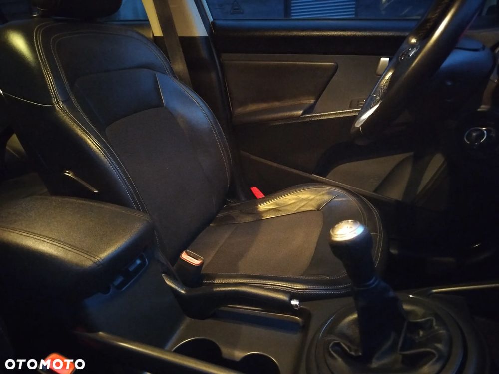 Kia Sportage 2.0 S 2WD - 33