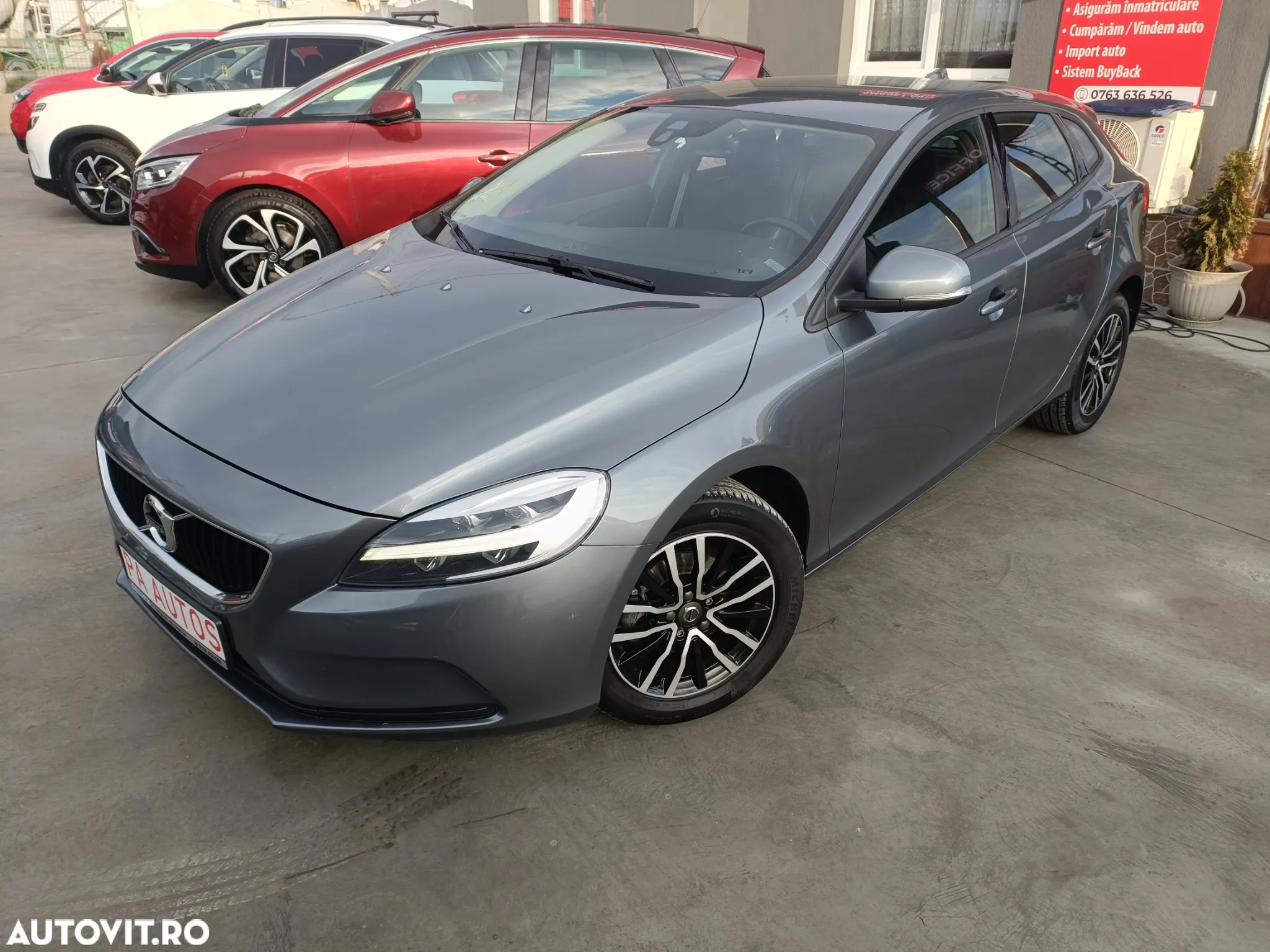 Volvo V40 D2 Momentum - 2