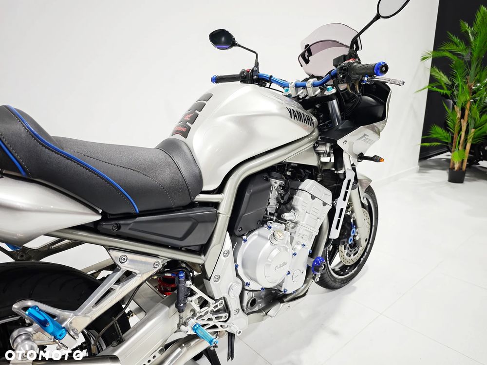 Yamaha FZS - 12