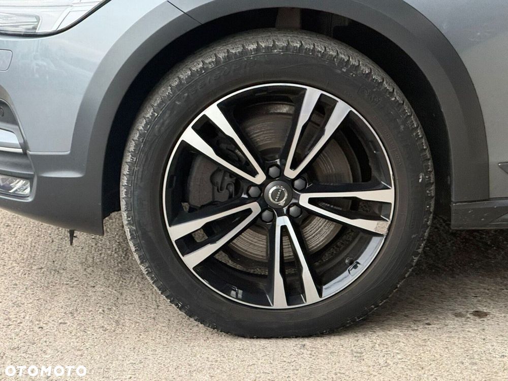 Volvo V90 Cross Country - 8