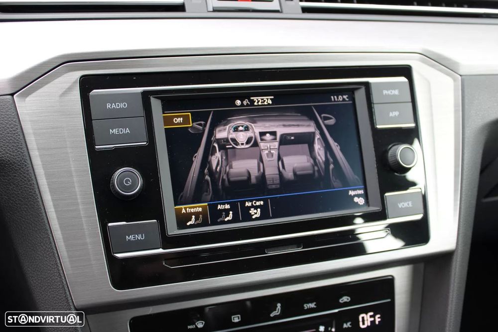 VW Passat 2.0 TDI Elegance - 19