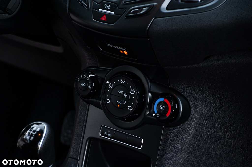 Ford Fiesta - 32