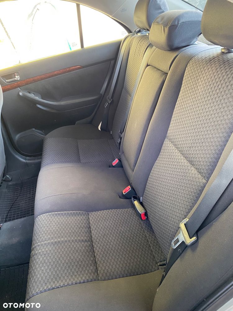 Toyota Avensis 1.8 VVT-i Terra - 6