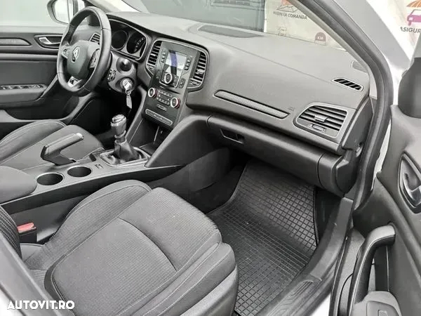 Renault Megane - 8