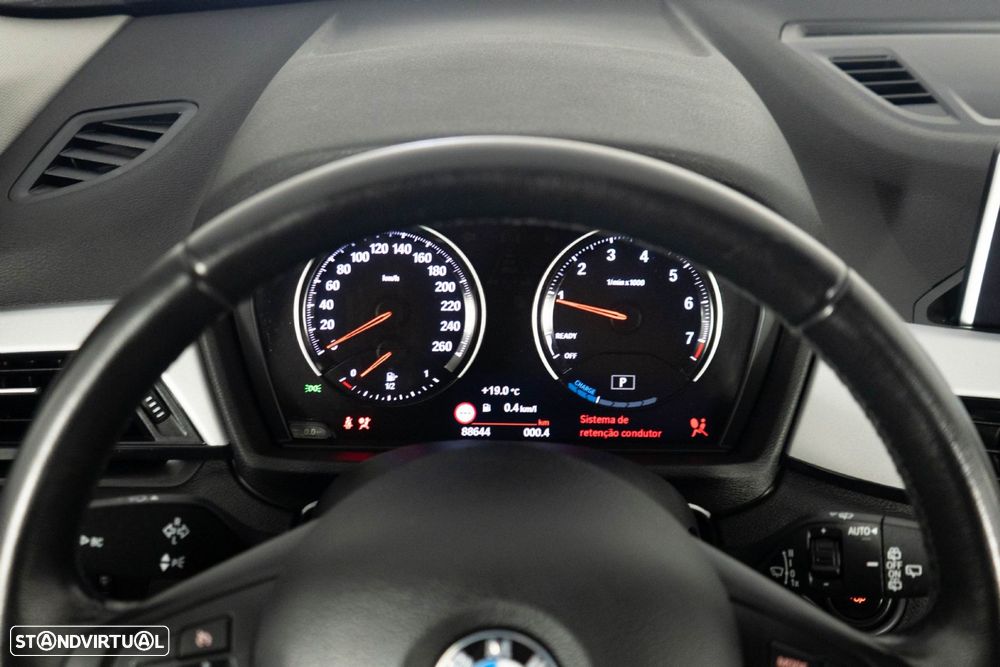 BMW X1 25 e xDrive Corporate Edition - 28