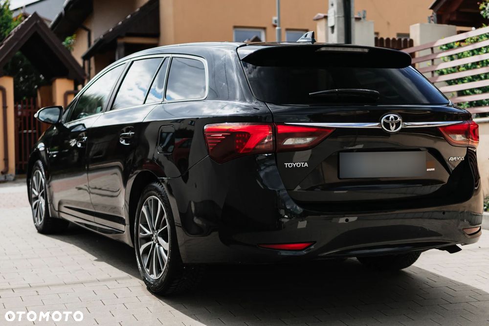 Toyota Avensis 2.0 D-4D Prestige - 3