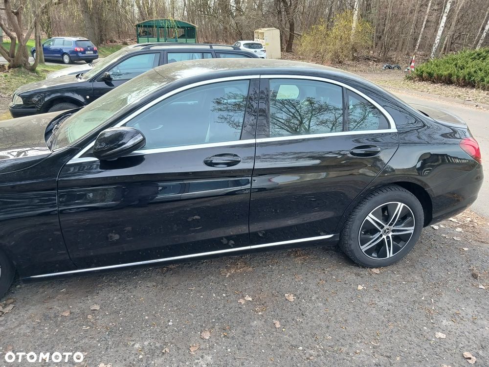 Mercedes-Benz Klasa C 180 9G-TRONIC - 9