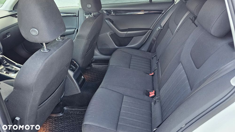 Skoda Octavia 2.0 TDI SCR Style DSG - 7