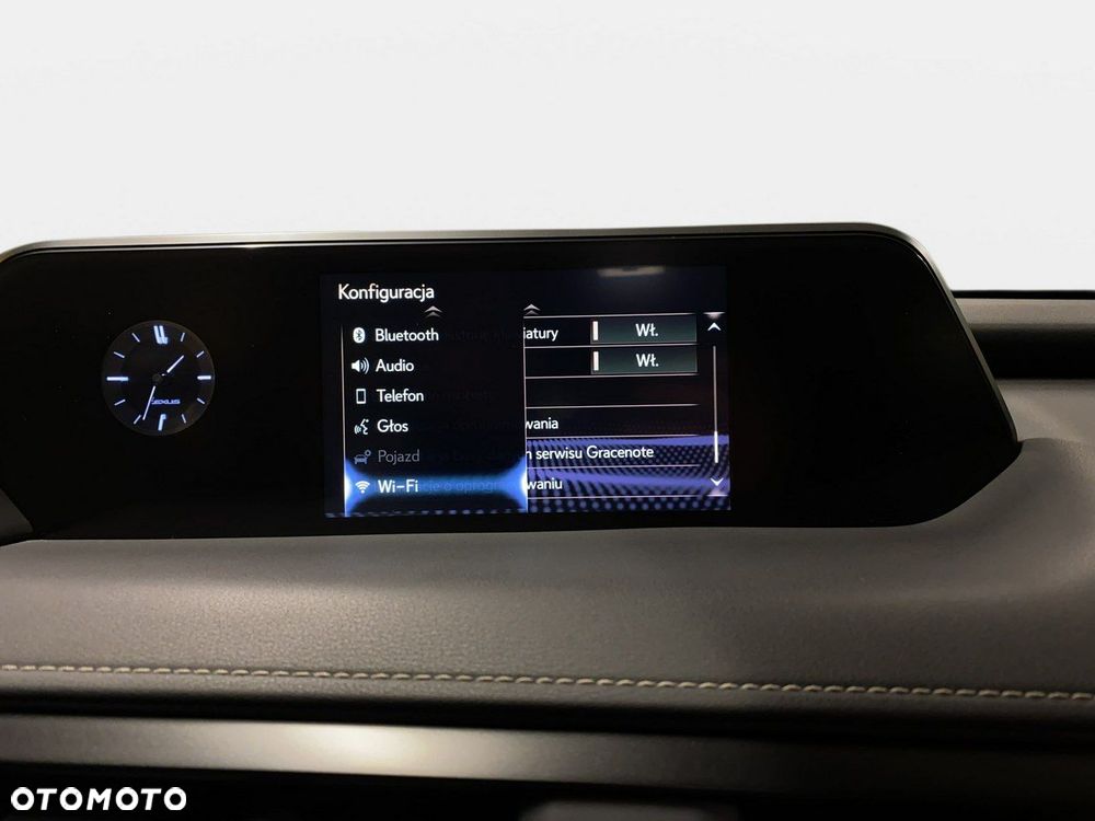 Lexus UX - 27