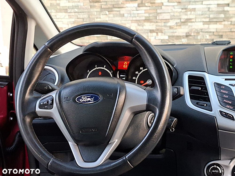 Ford Fiesta 1.25 Champions Edition - 25