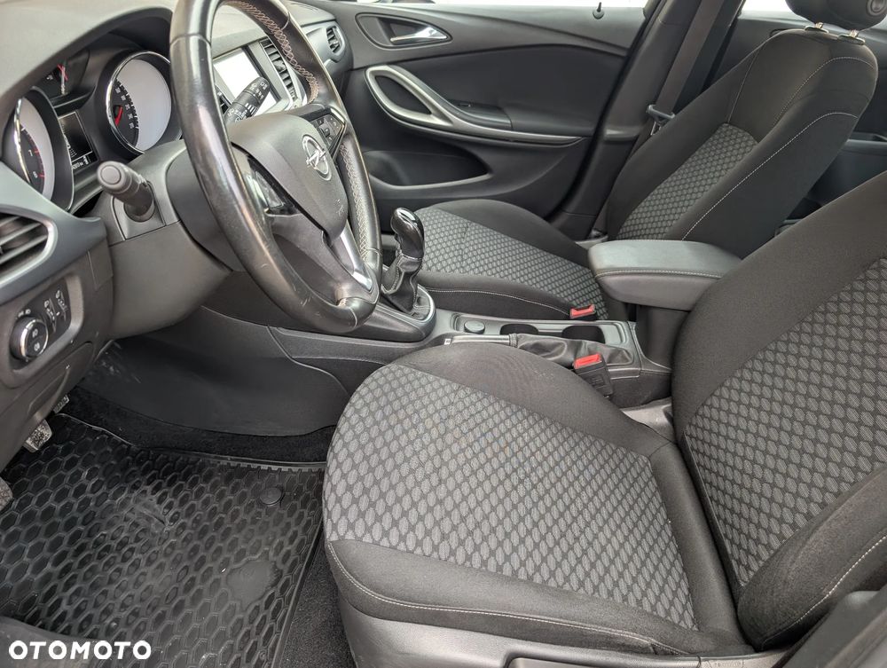 Opel Astra 1.4 T Dynamic - 18