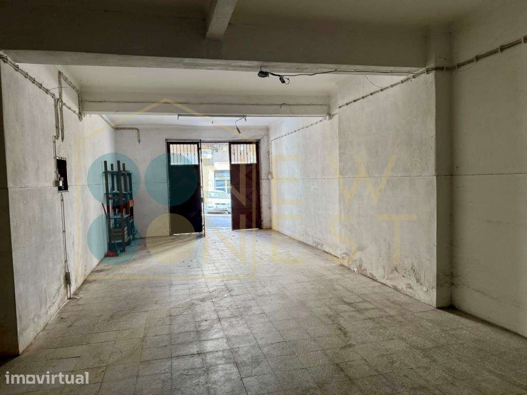Garagem / Armazém na Camarinha com casa de banho | Setúbal - Grande imagem: 2/12