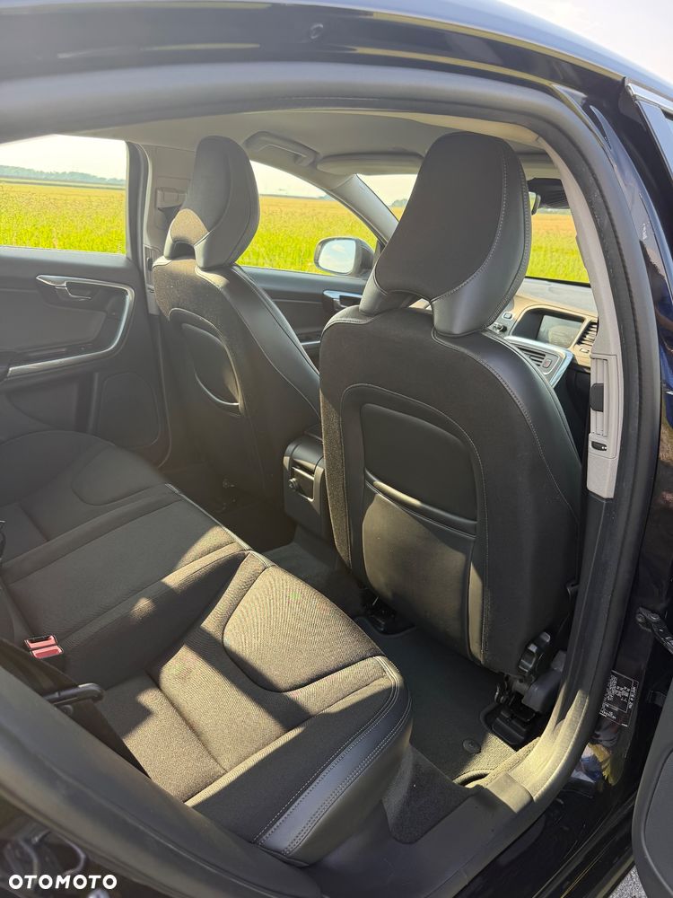 Volvo S60 D4 Drive-E Momentum - 11