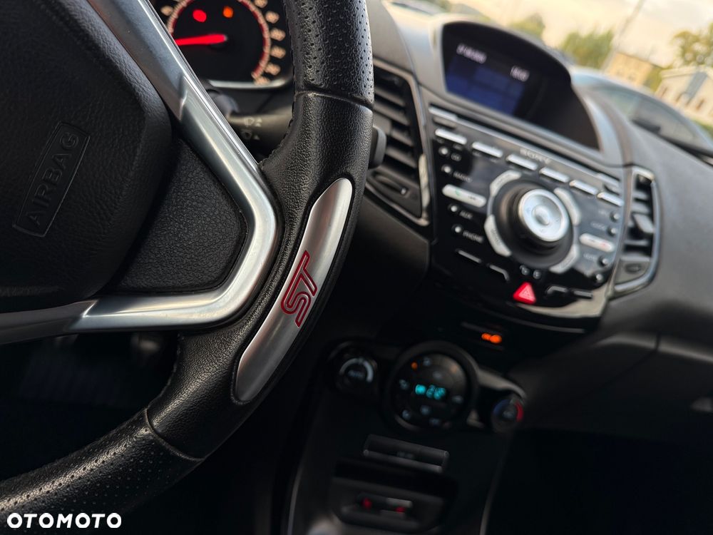 Ford Fiesta ST - 26