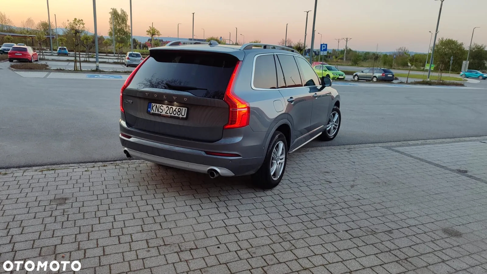 Volvo XC 90 B5 D AWD Geartronic Momentum - 22