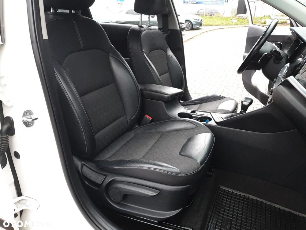 Kia Niro 1.6 GDI Hybrid L Business Line - 28