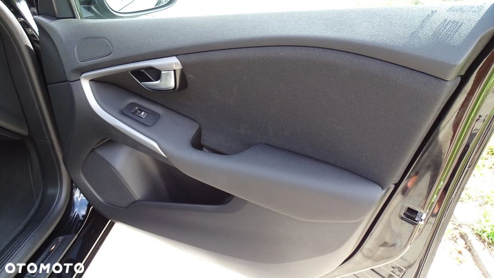 Volvo V40 T2 Momentum - 21