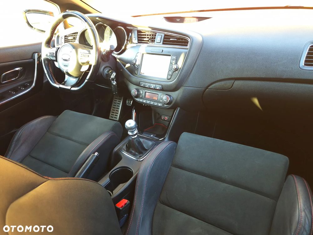 Kia Ceed 1.6 T-GDI GT-Challenge - 32