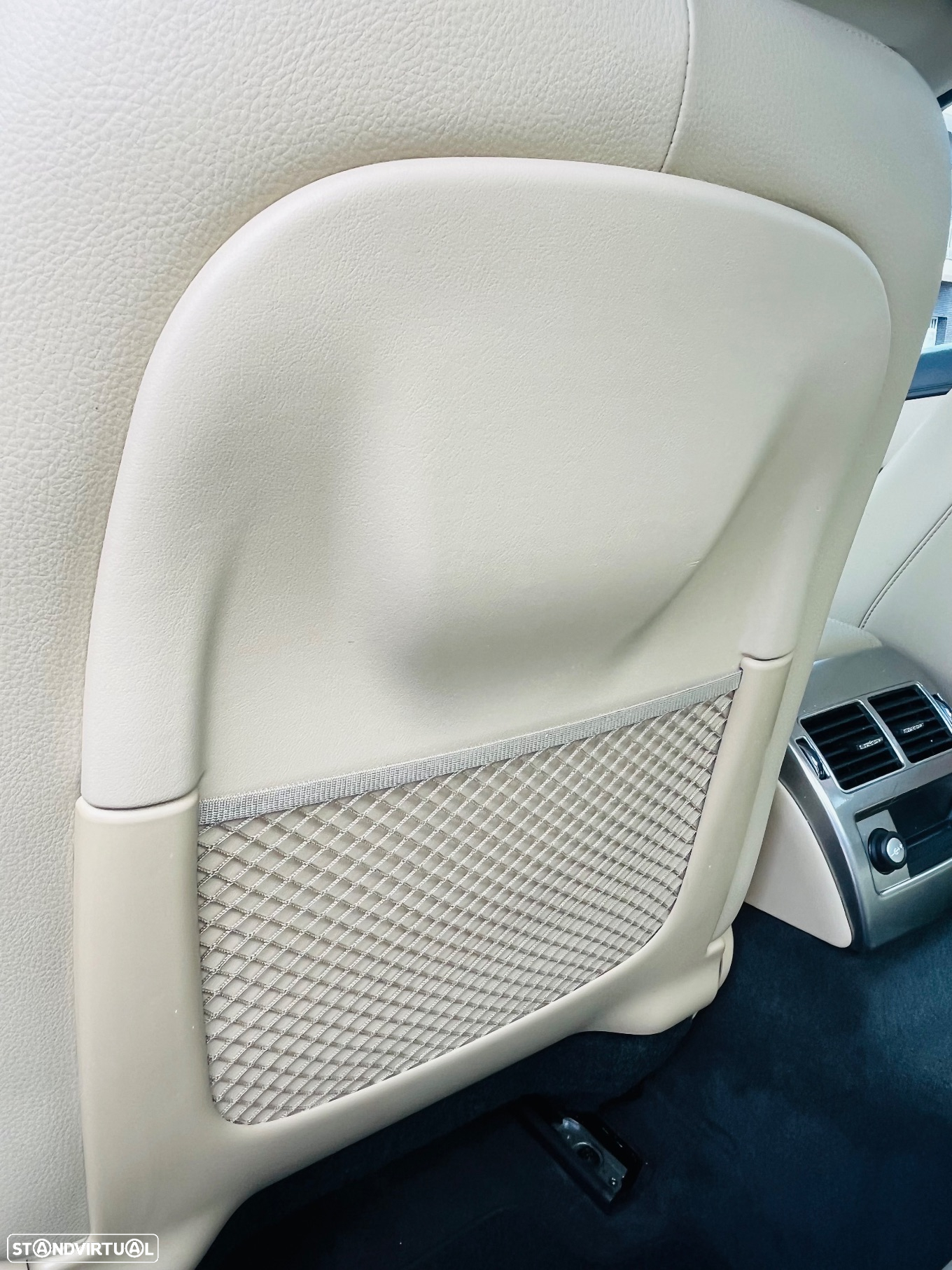 Jaguar XF 2.2 D Luxury - 40