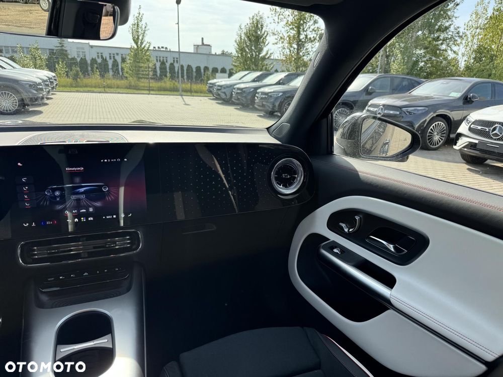 Mercedes-Benz GLB 200 mHEV 8G-eDCT - 16