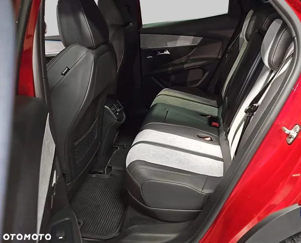 Peugeot 3008 1.6 PureTech HYbrid4 GT Line S&S EAT8 - 7