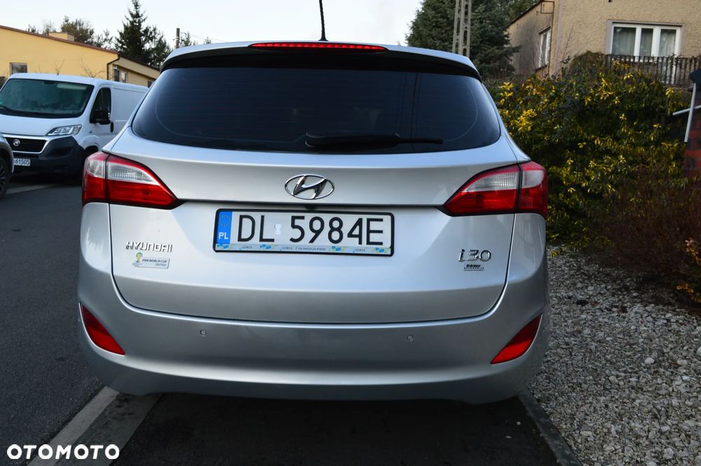 Hyundai i30 i30cw 1.6 CRDi Fifa World Cup Edition - 5