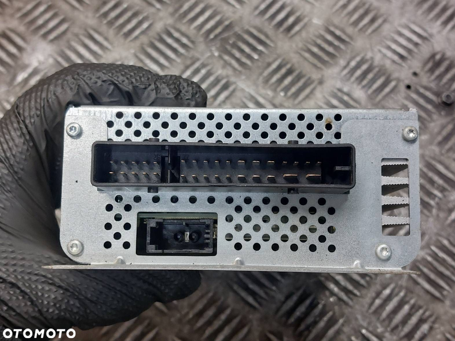 WZMACNIACZ AUDIO AUDI A6 C6 4F0035223B - 4
