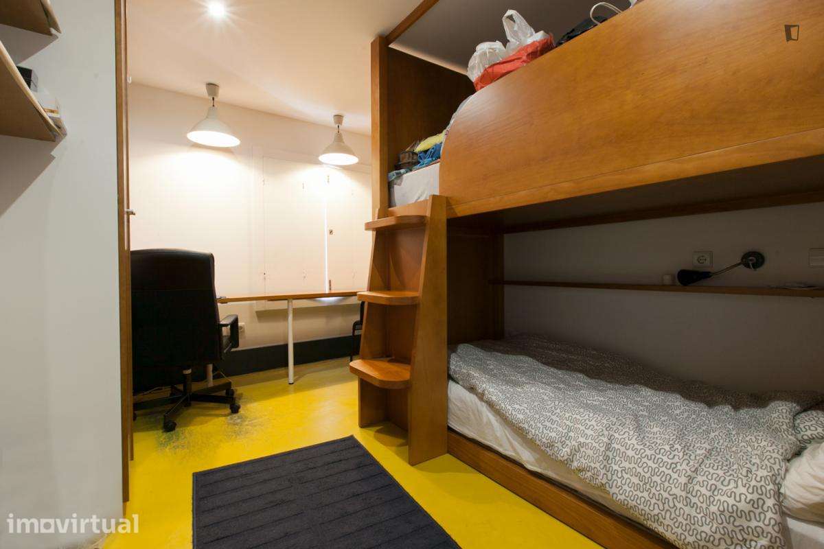 Quarto - localizado em Paranhos Porto - Grande imagem: 4/34