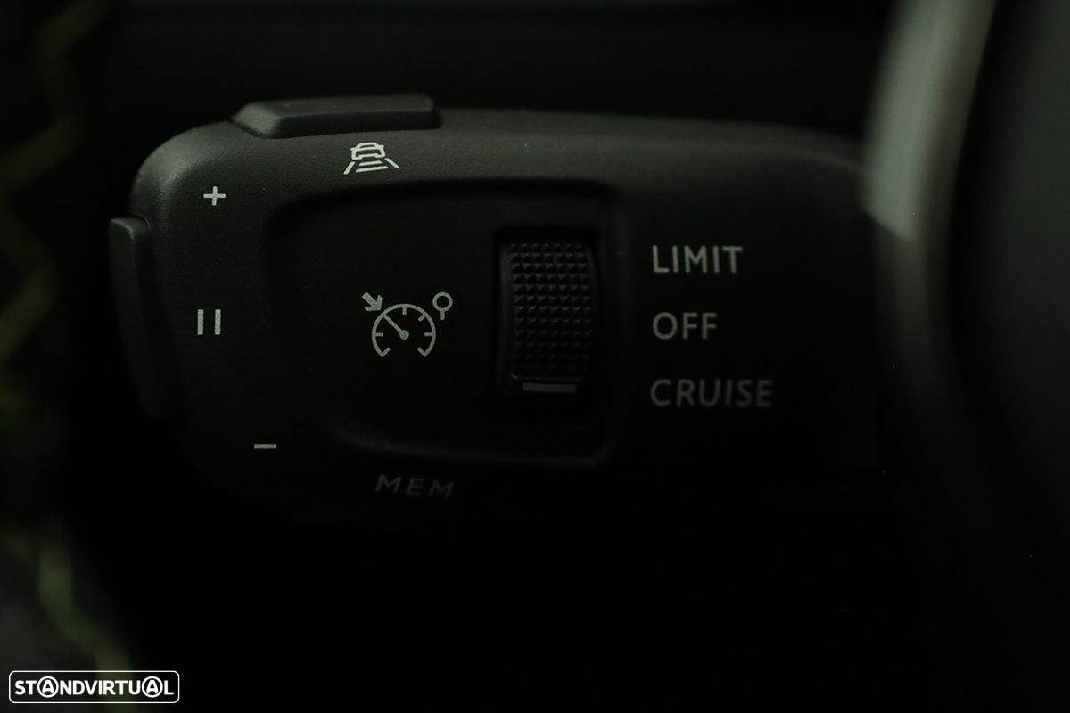 Peugeot e-2008 50 kWh GT - 19