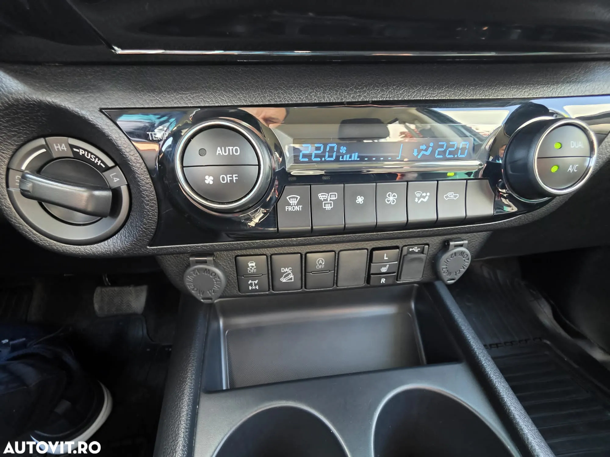 Toyota HILUX - 7