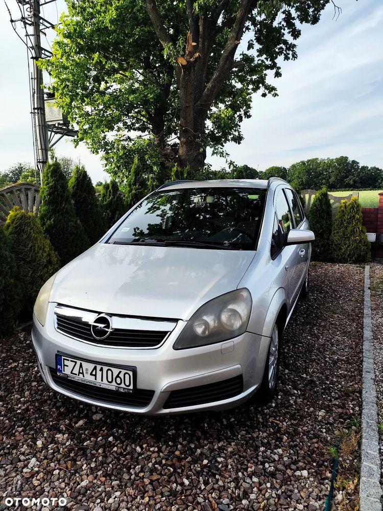 Opel Zafira 1.8 Cosmo - 1