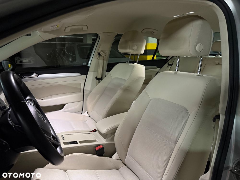 Volkswagen Passat 1.8 TSI BMT Comfortline - 17