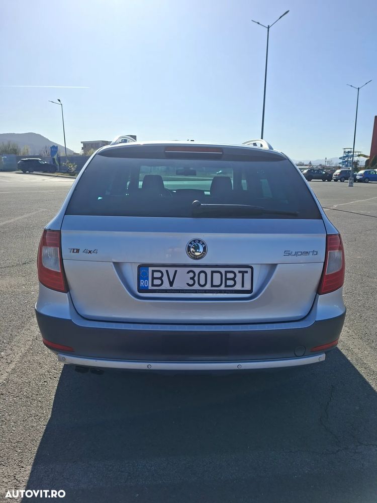 Skoda Superb 2.0 TDI 4X4 Ambition - 4