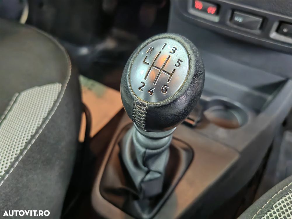 Dacia Lodgy 1.5 dCi Stepway - 15