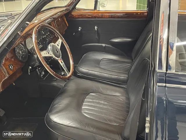 Jaguar MK II - 4