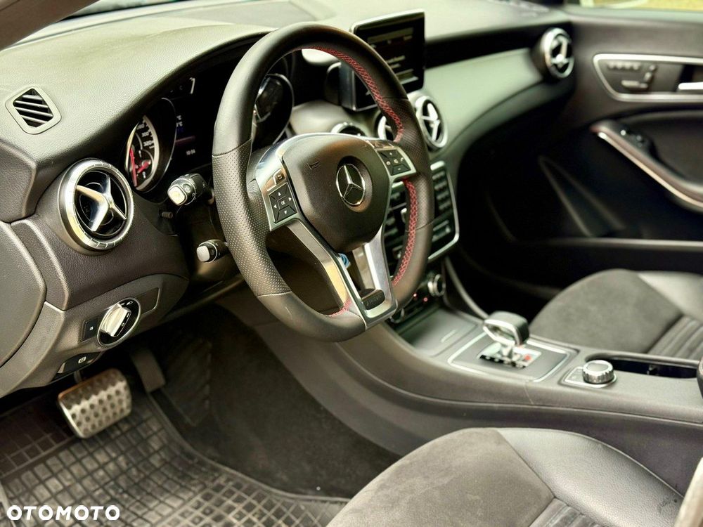 Mercedes-Benz CLA 45 AMG 4-Matic - 17