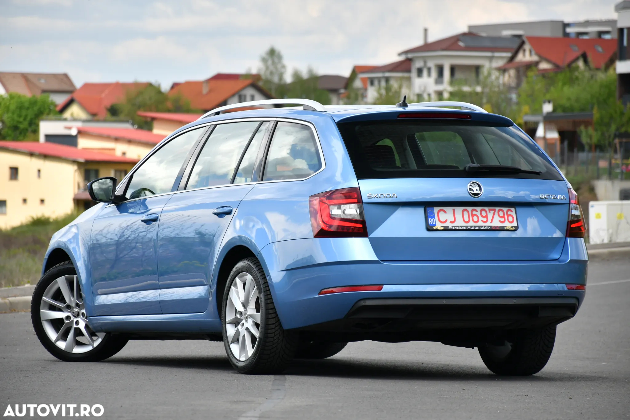 Skoda Octavia Combi Diesel 1.6 TDI DSG Ambition - 19
