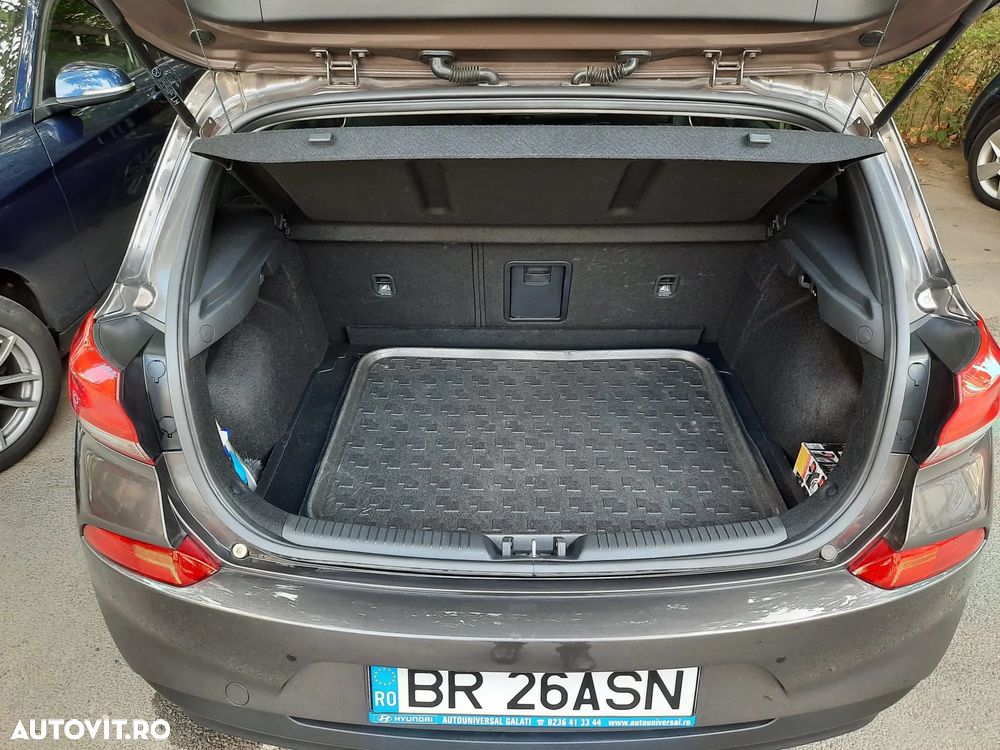 Hyundai i30 1.4 100CP 5DR M/T Highway+ - 4
